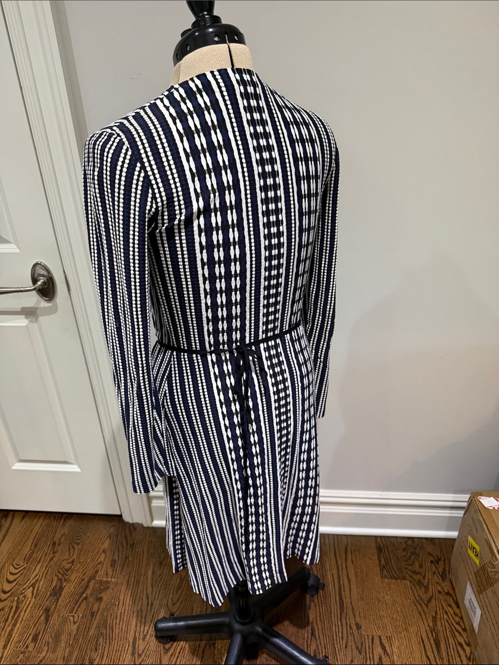 Tory Burch Oxford Navy Stripe Long Sleeve Jacquard Wrap Stretch knit Dress M - Picture 6 of 8